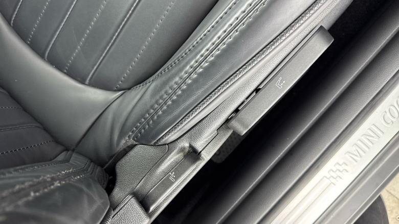 MINI Hatchback 135kW Cooper S Level 3 33kWh 3dr Auto Electric Hatchback